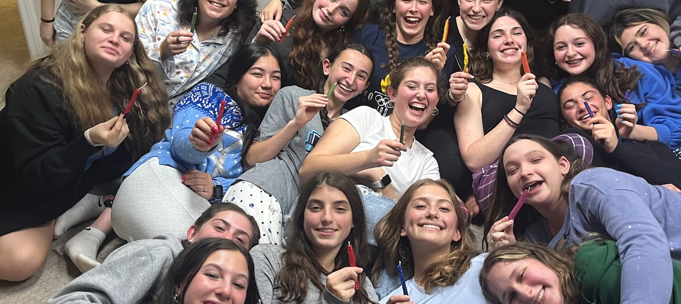 6580afbab1837f8e9f42a715_Rayna Levine Submission II Photo