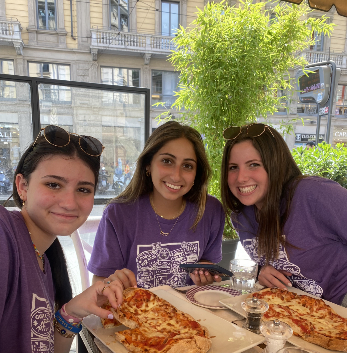 63dc2c71c6bd26434f9ea21a_emma g