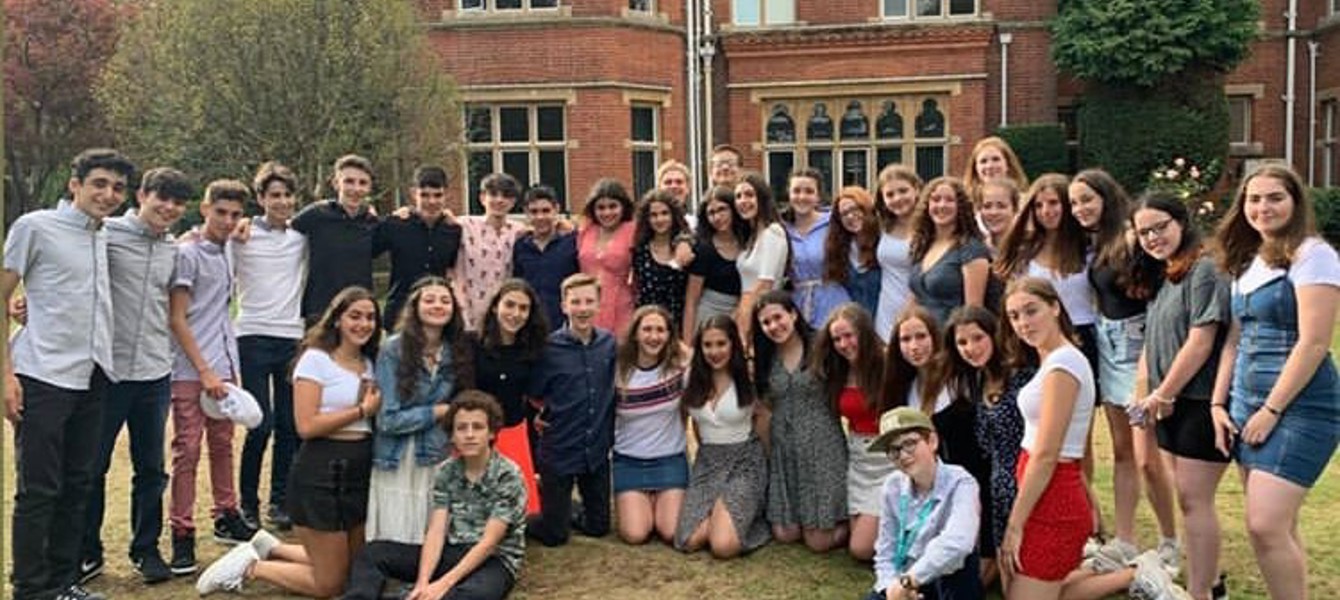 6157583872b75721995b8aa9_uki shabbat