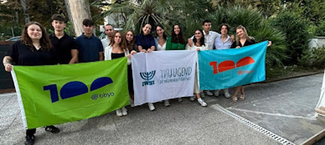 6580b6ab3c07af1888acb70e_lea main image