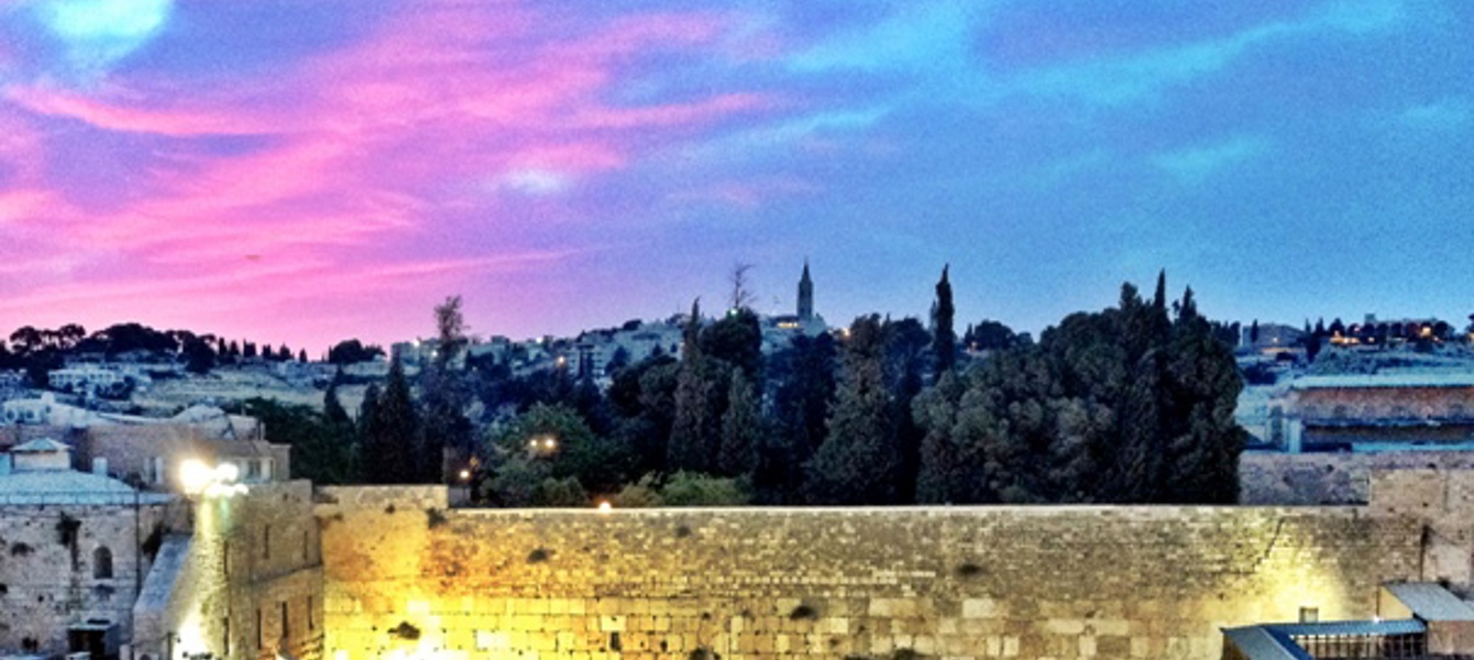 5be0b5e2c72e2ab012e85eae_header