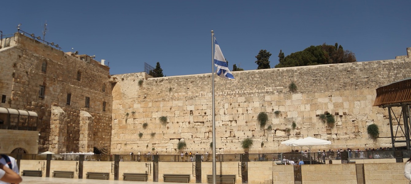 68714b1b99aa1d44456fbdfe_IMG_1608 Large