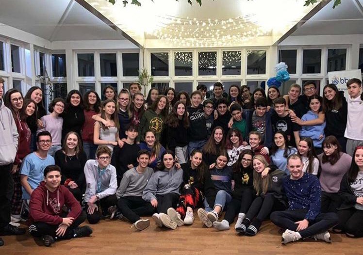 5f3fdea932a398332726a4e9_UKI Shabbat 2